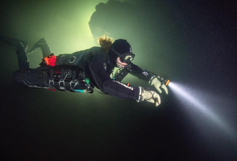 A Divers Guide: Why Dive Sidemount vs Backmount
